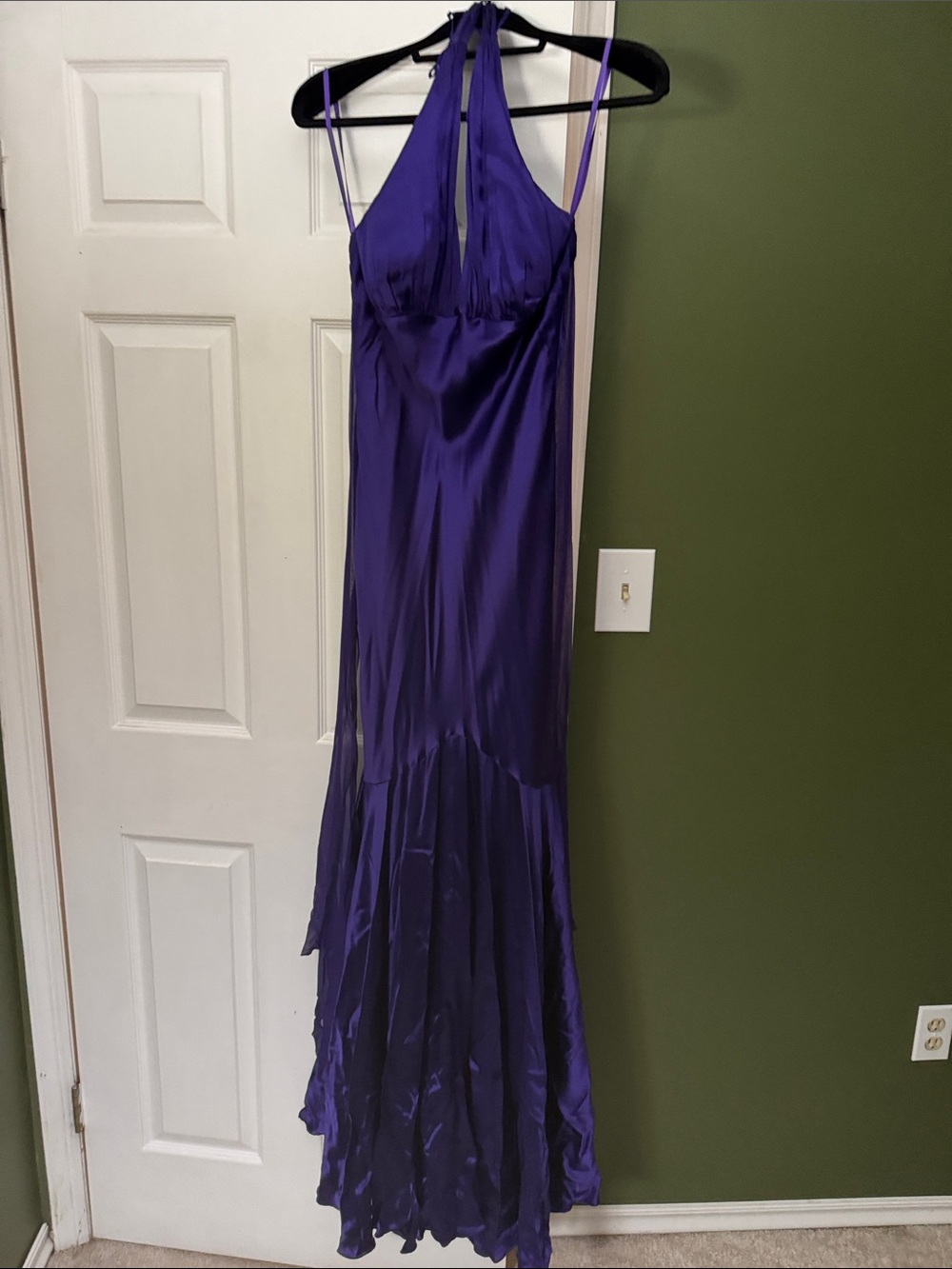 Elegant Purple Halter Satin Evening Dress